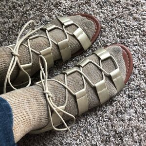 Gold faux leather gladiator sandals lace up flats very cute metallic adjustable